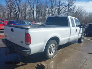 1999 Ford F-250 XL z VIN 1FTNX20F6XEF07127, wystawiony jako IAAI lot #41661157 z przebiegiem 225 319 mil mil oraz . Historia ofert i sprzedaży dostępna na DreamBid. Obrazek 4.