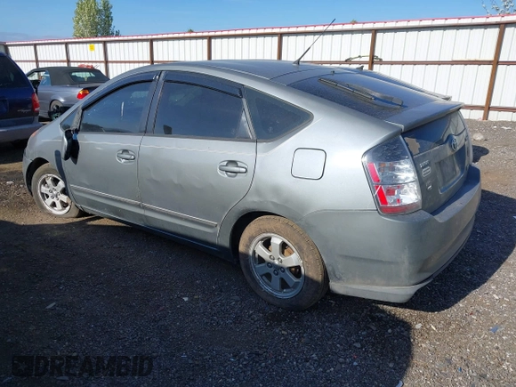 2004 Toyota Prius with VIN JTDKB20U640038596, listed as a IAAI auction lot 42120941 with 245,743 mi miles. Bid and sale history available at carsss.com. Image 3.