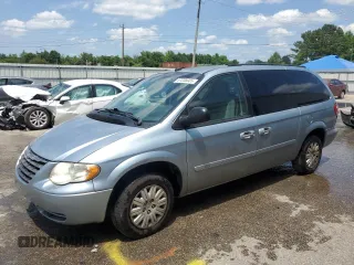 2005 Chrysler Town & Country LX z VIN 2C4GP44R95R519278, wystawiony jako Copart lot #57036085 z przebiegiem 202 229 mil mil oraz Szkoda całkowita • Salvage title. Historia ofert i sprzedaży dostępna na DreamBid. Obrazek 1.