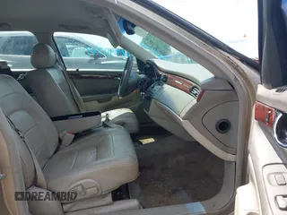 2005 Cadillac DeVille z VIN 1G6KD54Y55U197678, wystawiony jako IAAI lot #42294388 z przebiegiem 65 085 mil mil oraz . Historia ofert i sprzedaży dostępna na DreamBid. Obrazek 5.