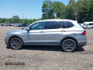2022 Volkswagen Tiguan SE with VIN 3VV2B7AX2NM074369, listed as a IAAI auction lot 42522561 with 47,752 mi miles and . Bid and sale history available at DreamBid. Image 14.