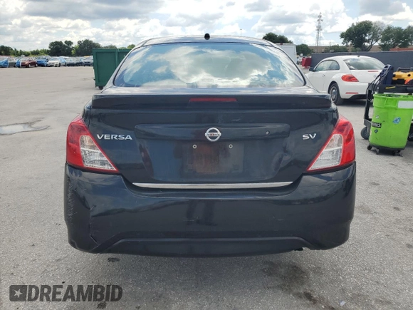 2017 Nissan Versa SV z VIN 3N1CN7AP9HL865537, wystawiony jako Copart lot #56904615 z przebiegiem 240 596 mil mil oraz Czysty tytuł • Clean title. Historia ofert i sprzedaży dostępna na DreamBid. Obrazek 6.