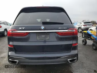 2020 BMW X7 xDrive40i with VIN 5UXCW2C09L9B77747, listed as a Copart auction lot 42697335 with 0 mi miles and Salvage Title. Bid and sale history available at carsss.com. Image 6.