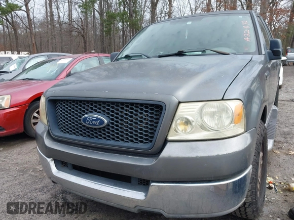 2005 Ford F-150 XLT with VIN 1FTPX12575NA22872, listed as a IAAI auction lot 41532157 with 261,093 mi miles. Bid and sale history available at carsss.com. Image 6.