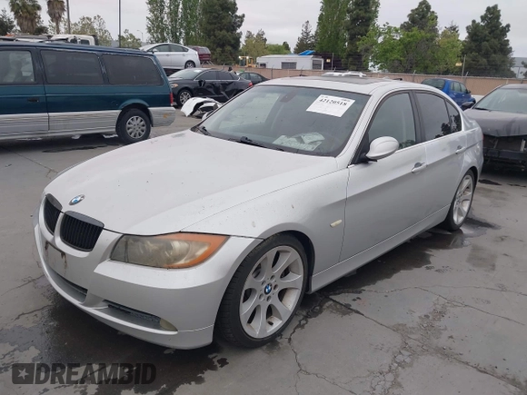 2006 BMW 3 Series 330i with VIN WBAVB33526KS31274, listed as a IAAI auction lot 42120518 with 167,203 mi miles. Bid and sale history available at carsss.com. Image 6.
