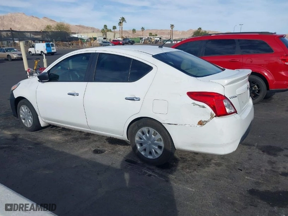 2015 Nissan Versa S Plus with VIN 3N1CN7AP3FL943064, listed as a IAAI auction lot 41709354 with 176,860 mi miles. Bid and sale history available at carsss.com. Image 3.