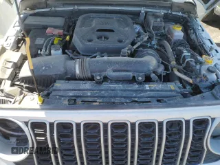 2025 Jeep Wrangler Sahara z VIN 1C4PJXEN8SW529320, wystawiony jako Copart lot #57918605 z przebiegiem 15 706 mil mil oraz Czysty tytuł • Clean title. Historia ofert i sprzedaży dostępna na DreamBid. Obrazek 12.