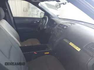 2018 Ford Police Interceptor Utility с VIN 1FM5K8AT5JGB19089, выставлен на аукционе IAAI как лот 42413153 с пробегом 122 665 миль миль и . История ставок и продаж доступна на DreamBid. Изображение 5.