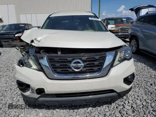 2018 Nissan Pathfinder SV z VIN 5N1DR2MN1JC621655, wystawiony jako Copart lot #58040845 z przebiegiem 81 765 mil mil oraz Szkoda całkowita • Salvage title. Historia ofert i sprzedaży dostępna na DreamBid. Obrazek 5.