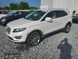 2019 Lincoln MKC Select with VIN 5LMCJ2C99KUL18946, listed as a Copart auction lot 50783465 with 82,882 mi miles and Salvage Title. Bid and sale history available at carsss.com. Image 1.