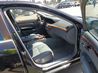 2007 Mercedes-Benz S 550 with VIN WDDNG71X07A040238, listed as a IAAI auction lot 42213229 with 297,635 mi miles and . Bid and sale history available at carsss.com. Image 5.