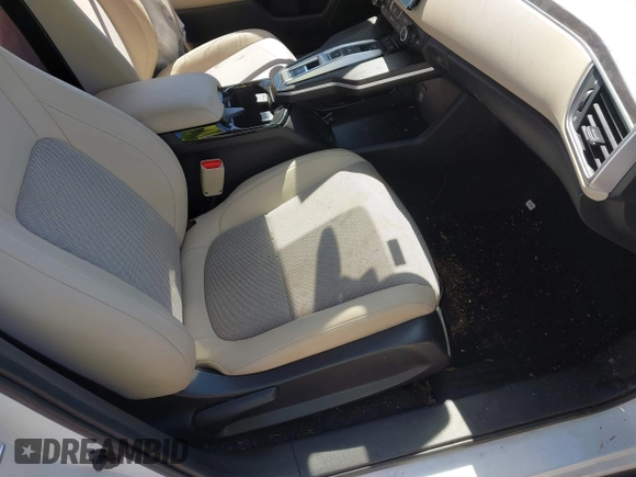 2019 Honda Clarity with VIN JHMZC5F1XKC007033, listed as a IAAI auction lot 42064611 with 28,458 mi miles. Bid and sale history available at carsss.com. Image 5.