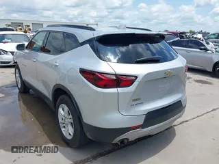 2019 Chevrolet Blazer z VIN 3GNKBBRA3KS698858, wystawiony jako IAAI lot #42270478 z przebiegiem 99 461 mil mil oraz . Historia ofert i sprzedaży dostępna na DreamBid. Obrazek 3.