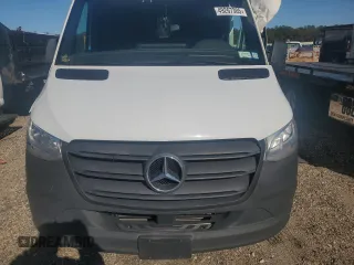 2022 Mercedes-Benz Sprinter with VIN W1Y4EDHY9NT107571, listed as a Copart auction lot 49267305 with 40,059 mi miles and Salvage Title. Bid and sale history available at DreamBid. Image 12.