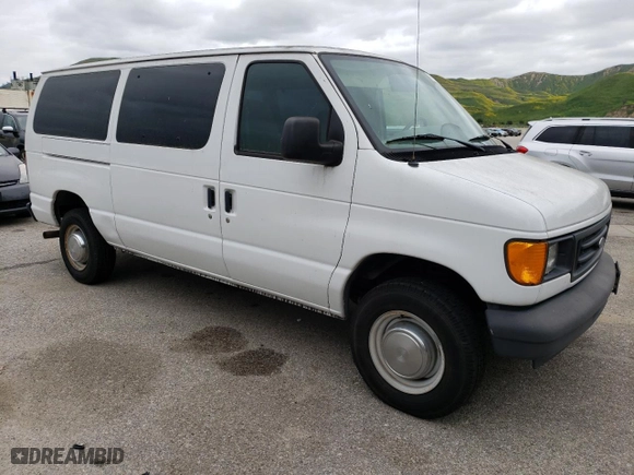 2004 Ford Econoline Wagon XL with VIN 1FBNE31L64HA33260, listed as a Copart auction lot 46142784 with 116,136 mi miles and Clean Title. Bid and sale history available at carsss.com. Image 4.