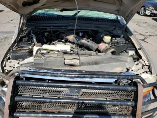 1999 Ford Super Duty F-250 XL with VIN 1FTNW21S8XEE34633, listed as a Copart auction lot 69438264 with 233,135 mi miles and Non Repairable. Bid and sale history available at carsss.com. Image 11.