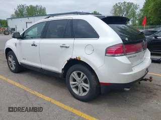 2010 Lincoln MKX z VIN 2LMDJ8JC5ABJ20172, wystawiony jako IAAI lot #42286389 z przebiegiem 162 405 mil mil oraz . Historia ofert i sprzedaży dostępna na DreamBid. Obrazek 3.
