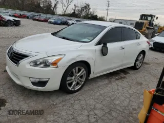 2013 Nissan Altima SV with VIN 1N4BL3AP0DN488992, listed as a Copart auction lot 82542604 with 159,133 mi miles and Salvage title. Bid and sale history available at DreamBid. Image 1.