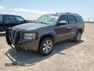 2010 Chevrolet Tahoe LTZ z VIN 1GNUCCE04AR106359, wystawiony jako Copart lot #59422395 z przebiegiem 241 515 mil mil oraz Czysty tytuł • Clean title. Historia ofert i sprzedaży dostępna na DreamBid. Obrazek 1.