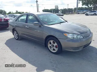 2005 Toyota Camry STD z VIN 4T1BE32K35U978160, wystawiony jako IAAI lot #42368548 z przebiegiem 163 954 mil mil oraz . Historia ofert i sprzedaży dostępna na DreamBid. Obrazek 1.