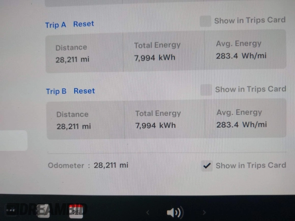 2022 Tesla Model Y Long Range with VIN 7SAYGDEE1NF550202, listed as a IAAI auction lot 42121718 with 28,211 mi miles and . Bid and sale history available at carsss.com. Image 7.