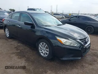 2017 Nissan Altima S z VIN 1N4AL3AP7HN333213, wystawiony jako IAAI lot #42213532 z przebiegiem 109 258 mil mil oraz . Historia ofert i sprzedaży dostępna na DreamBid. Obrazek 1.