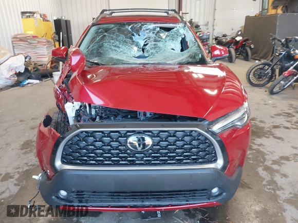 2024 Toyota Corolla Cross XLE with VIN 7MUDAABG3RV088783, listed as a IAAI auction lot 42433593 with 11,687 mi miles and . Bid and sale history available at DreamBid. Image 13.