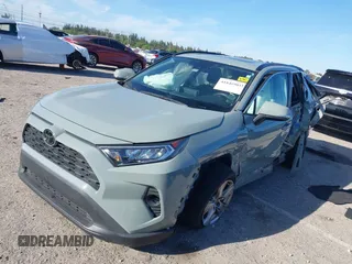 2021 Toyota RAV4 XLE with VIN 2T3W1RFV4MW136969, listed as a IAAI auction lot 41846901 with 89,396 mi miles. Bid and sale history available at carsss.com. Image 17.