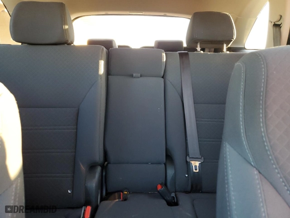 2018 Kia Sorento LX V6 with VIN 5XYPG4A50JG338876, listed as a Copart auction lot 46427745 with 121,427 mi miles and Salvage Title. Bid and sale history available at carsss.com. Image 10.