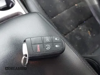 2015 Jeep Grand Cherokee Altitude z VIN 1C4RJFAG5FC682058, wystawiony jako IAAI lot #42352814 z przebiegiem 228 067 mil mil oraz . Historia ofert i sprzedaży dostępna na DreamBid. Obrazek 11.