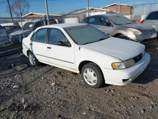 1998 Nissan Sentra XE z VIN 3N1AB41D7WL067314, wystawiony jako IAAI lot #41373903 z przebiegiem 219 714 mil mil oraz . Historia ofert i sprzedaży dostępna na DreamBid. Obrazek 1.