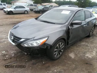 2017 Nissan Altima SV z VIN 1N4AL3AP8HC190980, wystawiony jako IAAI lot #42445722 z przebiegiem 250 470 mil mil oraz . Historia ofert i sprzedaży dostępna na DreamBid. Obrazek 6.