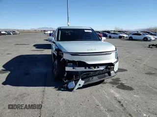2024 Kia EV9 Light Long Range with VIN KNDAB5S10R6021619, listed as a Copart auction lot 41933575 with 6,622 mi miles and Salvage Title. Bid and sale history available at carsss.com. Image 11.