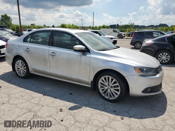 2013 Volkswagen Jetta TDI w/Premium with VIN 3VWLL7AJ4DM385387, listed as a Copart auction lot 63132695 with 132,468 mi miles and Clean title. Bid and sale history available at DreamBid. Image 4.