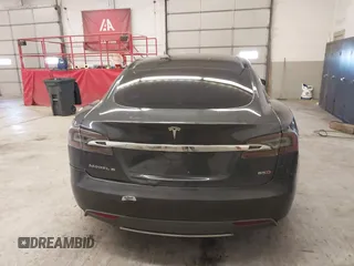 2014 Tesla Model S 60 with VIN 5YJSA1H13EFP49912, listed as a IAAI auction lot 41716661 with 129,776 mi miles and . Bid and sale history available at DreamBid. Image 17.