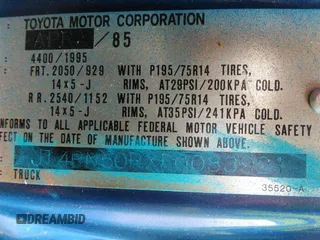 1985 Toyota Pickup z VIN JT4RN50RXF0083921, wystawiony jako IAAI lot #42029838 z przebiegiem 249 994 mil mil oraz . Historia ofert i sprzedaży dostępna na DreamBid. Obrazek 9.