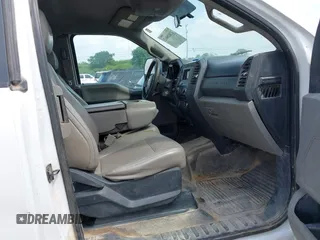 2018 Ford F-250 z VIN 1FD7X2BT6JEC67611, wystawiony jako IAAI lot #42426062 z przebiegiem Nie podano mil oraz . Historia ofert i sprzedaży dostępna na DreamBid. Obrazek 5.