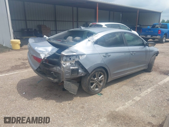 2017 Hyundai Elantra SE z VIN 5NPD84LF7HH119468, wystawiony jako IAAI lot #42060414 z przebiegiem 122 434 mil mil oraz . Historia ofert i sprzedaży dostępna na DreamBid. Obrazek 4.
