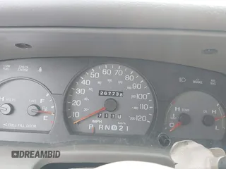 1999 Mercury Grand Marquis GS z VIN 2MEFM74W4XX631219, wystawiony jako IAAI lot #42096304 z przebiegiem 267 738 mil mil oraz . Historia ofert i sprzedaży dostępna na DreamBid. Obrazek 7.