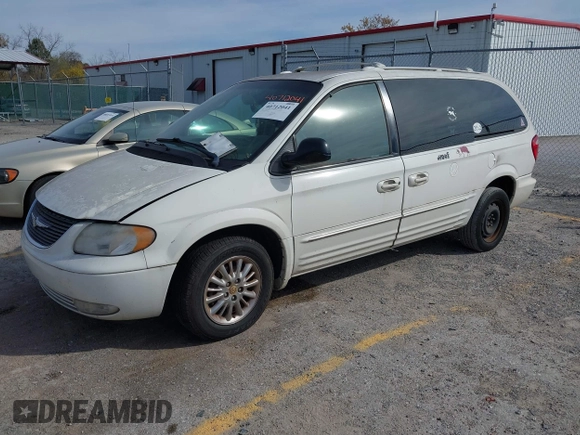 2002 Chrysler Town & Country Limited with VIN 2C8GP64L82R797610, listed as a IAAI auction lot 40712041 with 133,892 mi miles. Bid and sale history available at carsss.com. Image 2.