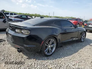 2019 Chevrolet Camaro 1LT z VIN 1G1FB1RX1K0150396, wystawiony jako Copart lot #52399395 z przebiegiem 90 181 mil mil oraz Szkoda całkowita • Salvage title. Historia ofert i sprzedaży dostępna na DreamBid. Obrazek 3.