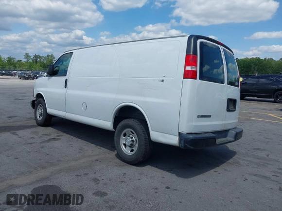 2019 Chevrolet Express Cargo Van with VIN 1GCWGAFP7K1370861, listed as a IAAI auction lot 41929550 with 148,539 mi miles. Bid and sale history available at carsss.com. Image 3.