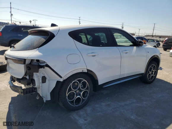 2024 Alfa Romeo Tonale Ti with VIN ZASPATCWXR3037330, listed as a Copart auction lot 72960834 with 6,253 mi miles and Salvage Title. Bid and sale history available at carsss.com. Image 3.