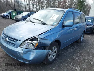 2009 Kia Sedona LX with VIN KNDMB233096315193, listed as a IAAI auction lot 42093558 with 225,174 mi miles. Bid and sale history available at carsss.com. Image 2.