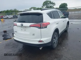 2017 Toyota RAV4 LE с VIN JTMBFREVXHJ126727, выставлен на аукционе IAAI как лот 42587210 с пробегом 111 739 миль миль и . История ставок и продаж доступна на DreamBid. Изображение 4.