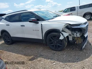 2021 Chevrolet Blazer LT z VIN 3GNKBCRS6MS510688, wystawiony jako IAAI lot #42651746 z przebiegiem 84 794 mil mil oraz . Historia ofert i sprzedaży dostępna na DreamBid. Obrazek 12.