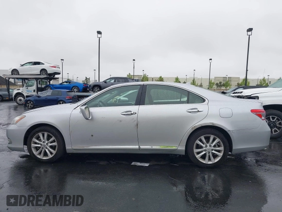 2012 Lexus ES 330 z VIN JTHBK1EG3C2489189, wystawiony jako IAAI lot #42174140 z przebiegiem 112 394 mil mil oraz . Historia ofert i sprzedaży dostępna na DreamBid. Obrazek 14.