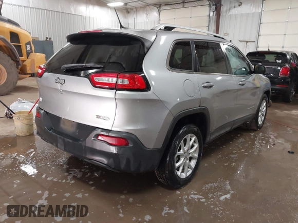 2017 Jeep Cherokee Latitude z VIN 1C4PJLCB4HW610440, wystawiony jako IAAI lot #41591293 z przebiegiem 219 957 mil mil oraz . Historia ofert i sprzedaży dostępna na DreamBid. Obrazek 4.