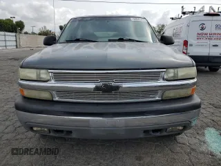 2002 Chevrolet Tahoe LS with VIN 1GNEC13T22R268336, listed as a Copart auction lot 50947675 with 238,425 mi miles and Salvage title. Bid and sale history available at DreamBid. Image 5.