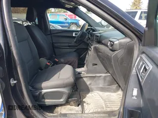 2020 Ford Police Interceptor Utility z VIN 1FM5K8AB2LGC51317, wystawiony jako IAAI lot #41755681 z przebiegiem 102 945 mil mil oraz . Historia ofert i sprzedaży dostępna na DreamBid. Obrazek 5.